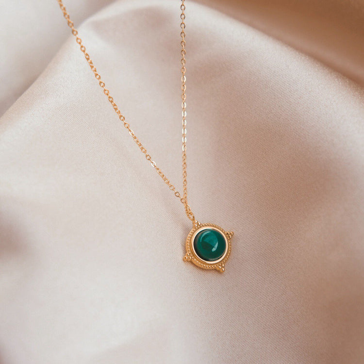 Carnelia Necklace