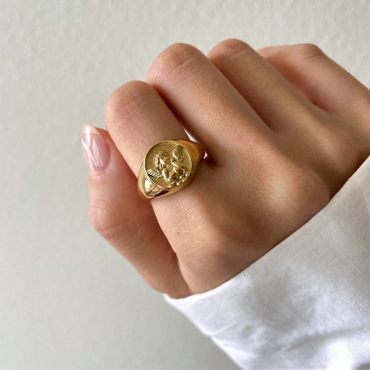 Angel Cherub Signet Ring
