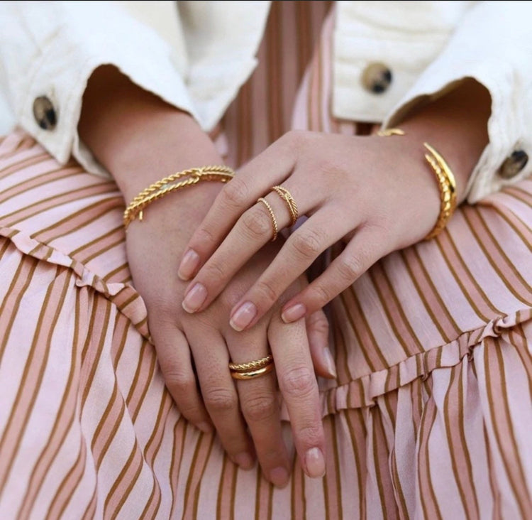 Minimalistic Stacked Twist Ring,Gold Band Ring,Gold Ribbed Ring,Double Band Ring,Gold Statement Ring,Stacking Ring,Chic,Gold Wire Ring