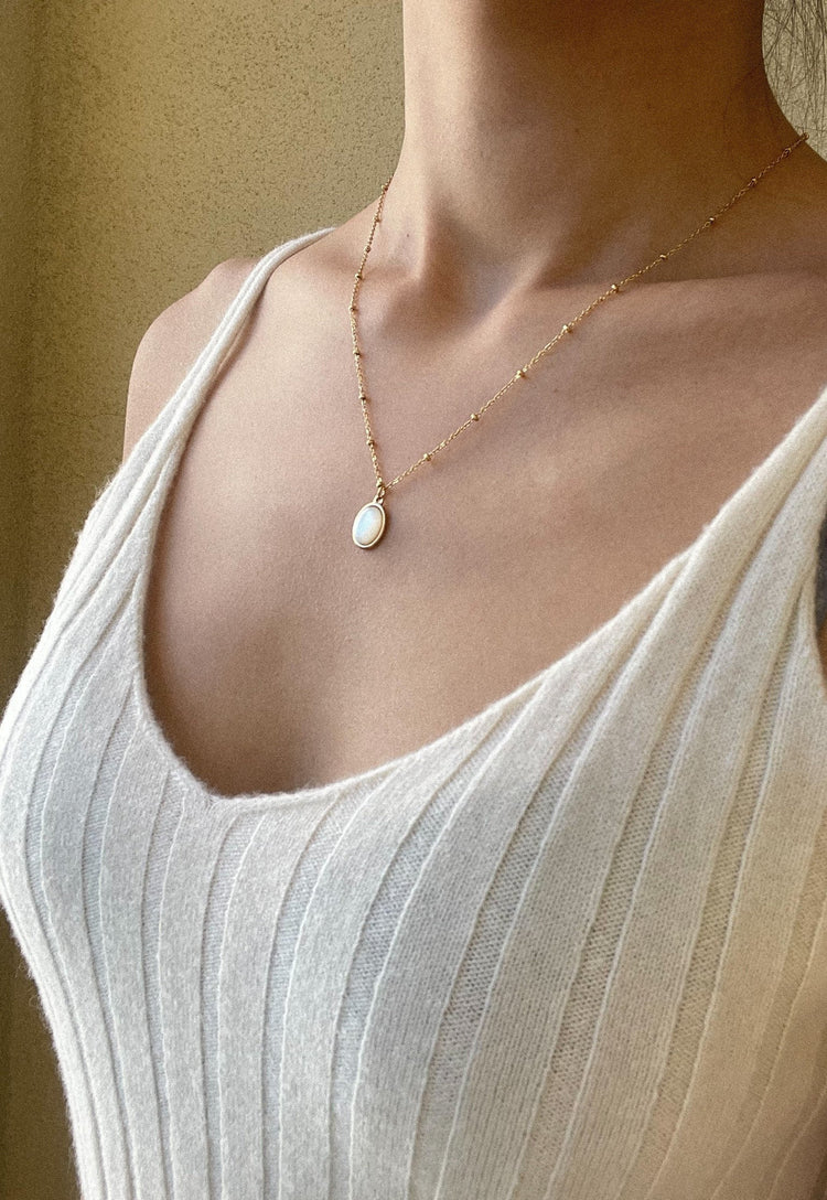 Dainty Mother of Pearl Necklace