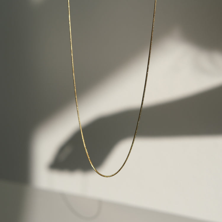 Mila Thin Herringbone Necklace